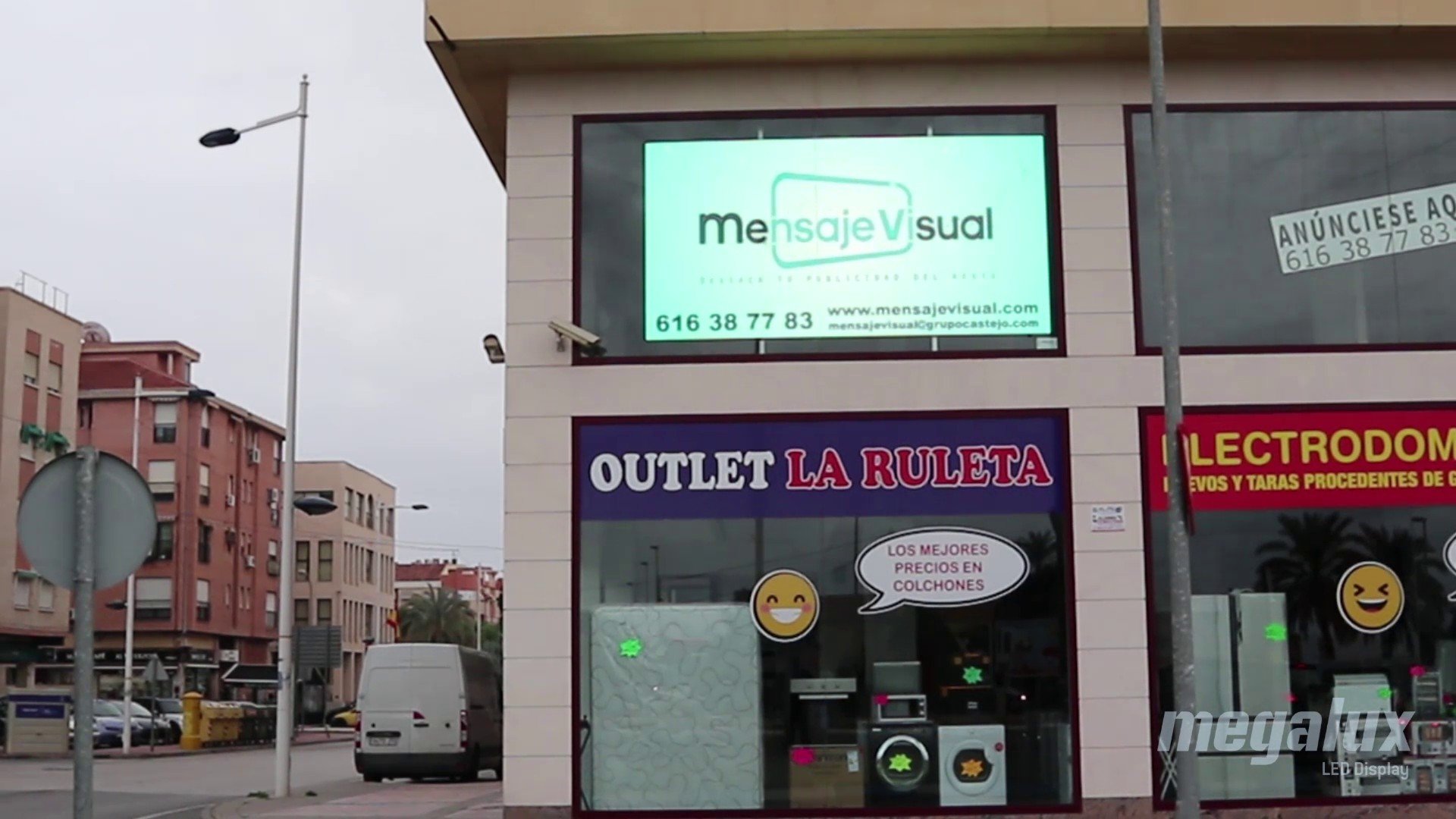 Mensaje Visual maximiza la exposición de sus clientes con una pantalla LED de Megalux
